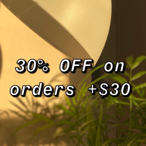 ✨SALE✨Cropped Lace-Up Shirt - Picture 3 of 3